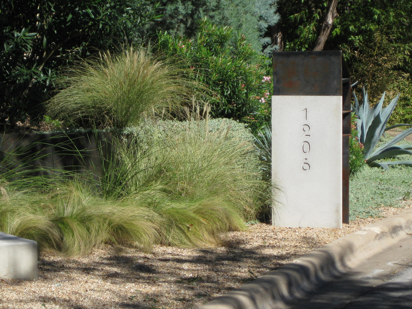 Mailbox with 1206 along its side.