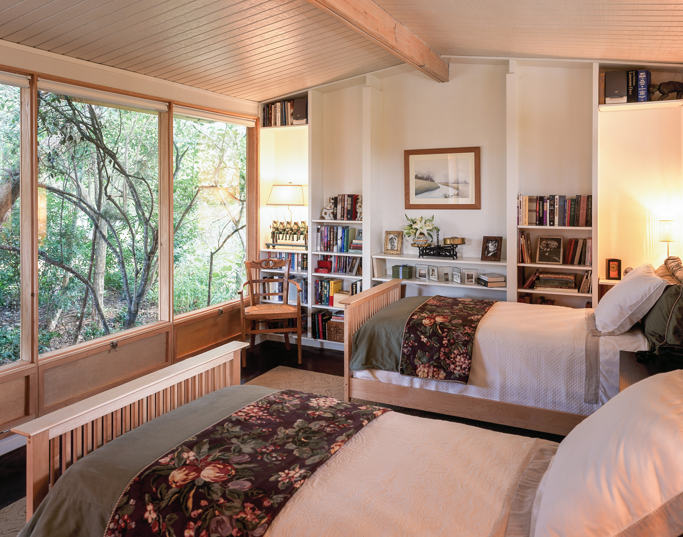 Bedroom with two twin beds.